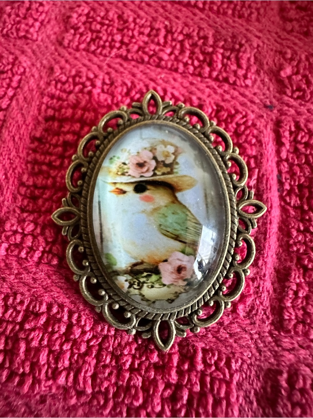 Antique-Style Floral Bird Cameo Brooch - Pink & Gold Tones